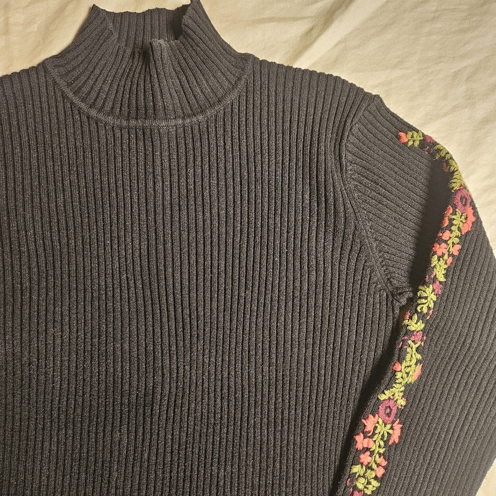 St. John's Bay M Vtg 90s Y2K Black Ribbed Mock Neck Sweater Floral Embroidered‎